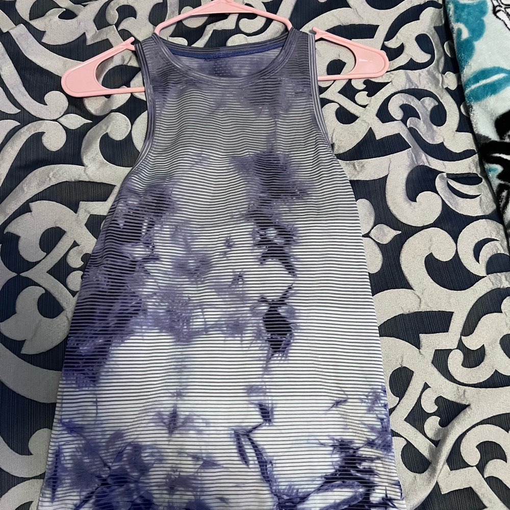 Lululemon tank top great condition